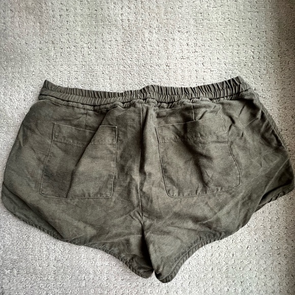 Community shorts in green size M - Picture 3 of 4